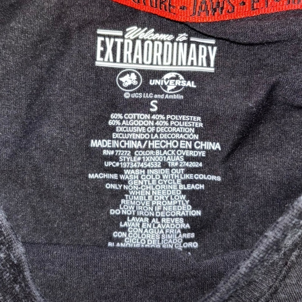 Universal 80’s Movies TShirt Men’s S E.T Jurassic Park Jaws Back To The Future - Picture 5 of 7